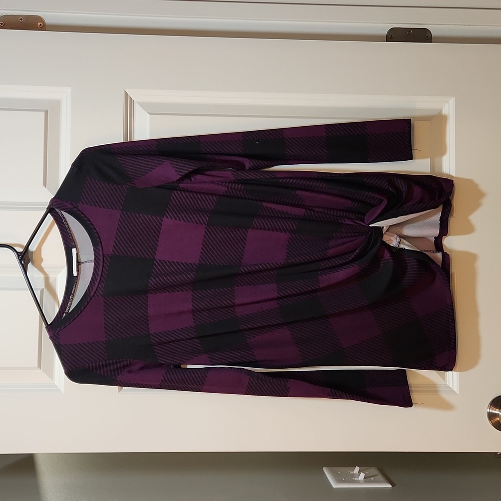 Purple/ black top